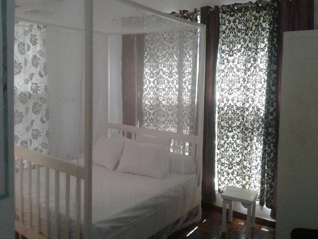 Bushman Cafe Hotel Abidjan Exteriör bild